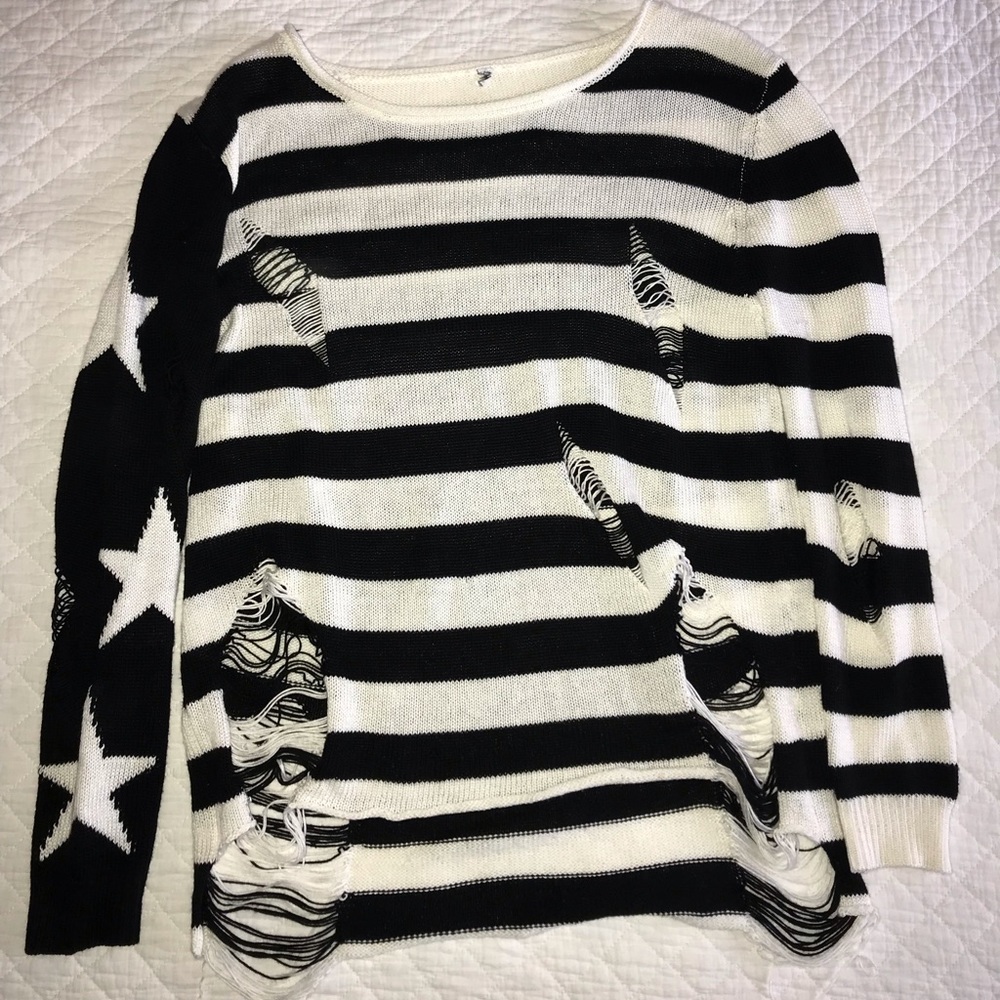 Distressed top - Picture 3 of 5